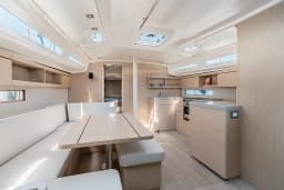 Oceanis 40.1 in Rhodes / Mandraki Port thumbnail 8