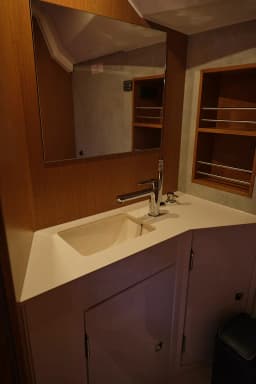 Bavaria C42 in Fethiye / Ece Marina thumbnail 14