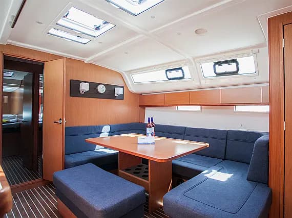 Bavaria Cruiser 51 in Trogir / ACI Marina Trogir - Photo 4