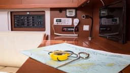 Oceanis 45 in Lefkada / D-Marin Marina Lefkas thumbnail 15