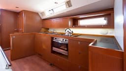 Oceanis 45 in Lefkada / D-Marin Marina Lefkas thumbnail 17