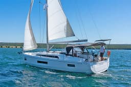 Oceanis 40.1 in Skradin / ACI Marina Skradin thumbnail 7