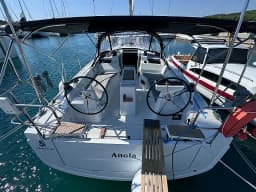 Oceanis 34.1 in Sukošan / D-Marin Dalmacija Marina thumbnail 4