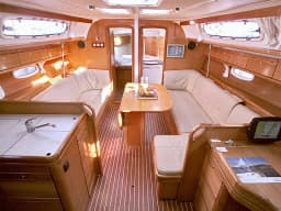 Bavaria 38 Cruiser in Lavrion Main Port thumbnail 10