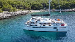 Lagoon 450 Sport in Zanzibar / Azam Marina thumbnail 11