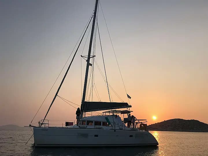 Lagoon 380 in Athens / Alimos Marina - Photo 5