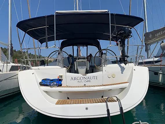 Sun Odyssey 42 i in Lefkada / Nikiana Marina - Photo 1
