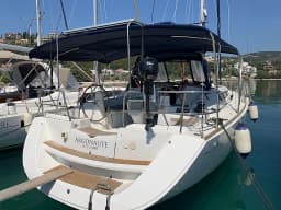 Sun Odyssey 42 i in Lefkada / Nikiana Marina thumbnail 6