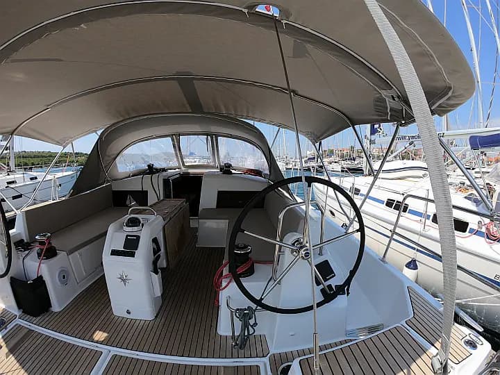 Sun Odyssey 490 in Šibenik / D-Marin Marina Mandalina - Photo 4