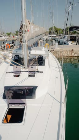 Dufour 430 in Athens / Alimos Marina thumbnail 13