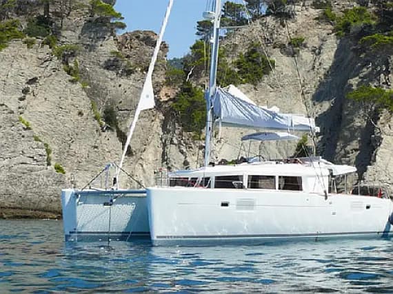 Lagoon 450 in Athens / Alimos Marina - Photo 1