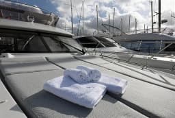 Prestige 42 Fly in Mallorca / El Arenal / Club Nàutic S`Arenal thumbnail 10