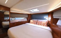 Prestige 42 Fly in Mallorca / El Arenal / Club Nàutic S`Arenal thumbnail 11