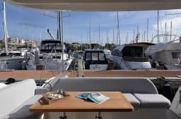 Prestige 42 Fly in Mallorca / El Arenal / Club Nàutic S`Arenal thumbnail 4