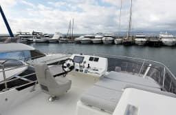 Prestige 42 Fly in Mallorca / El Arenal / Club Nàutic S`Arenal thumbnail 8