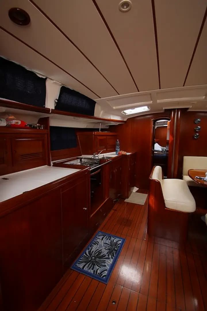 Oceanis 473 in Talamone Port - Photo 5