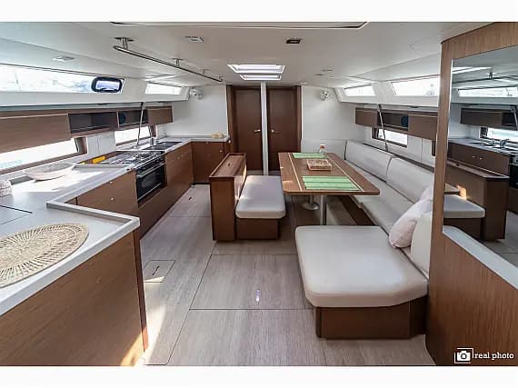Oceanis 46.1 in Puntone / Marina di Scarlino - Photo 3