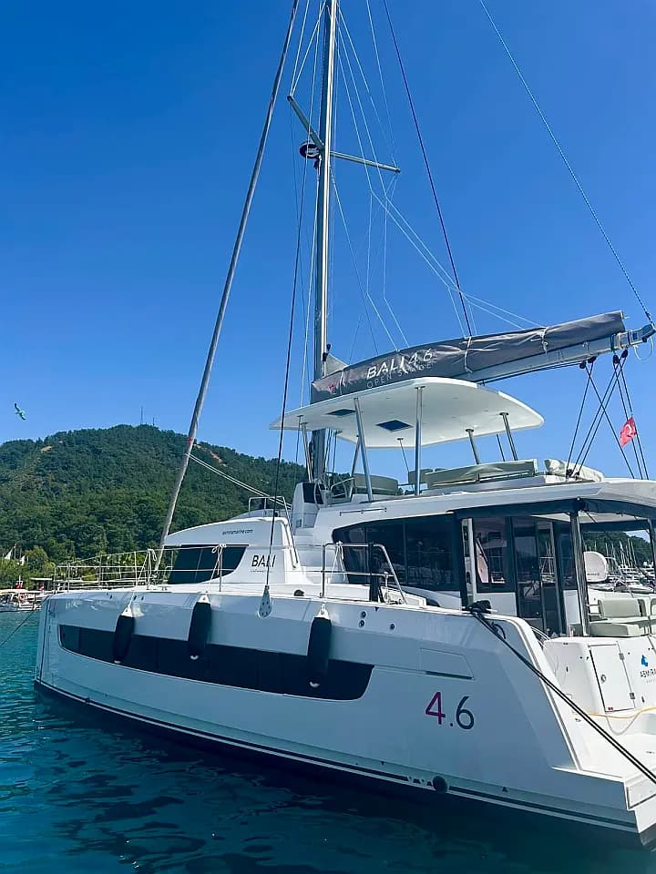 Bali 4.6 in Göcek Mucev Marina - image 1
