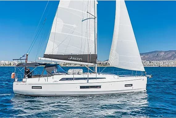Oceanis 40.1 in Athens / Alimos Marina - Photo 1