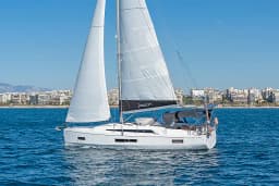Oceanis 40.1 in Athens / Alimos Marina thumbnail 17