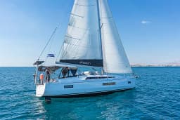 Oceanis 40.1 in Athens / Alimos Marina thumbnail 18