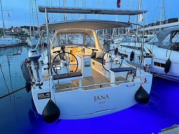 Oceanis 38.1 in Pula / Tehnomont Marina Veruda - Photo 1