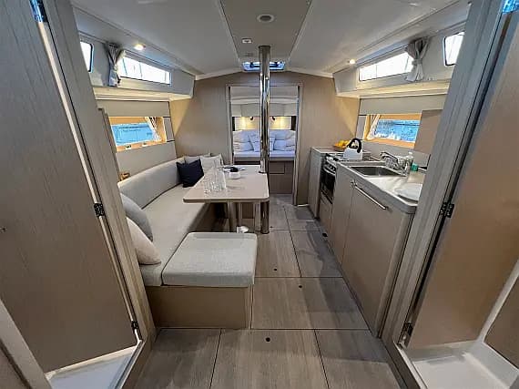 Oceanis 38.1 in Pula / Tehnomont Marina Veruda - Photo 3