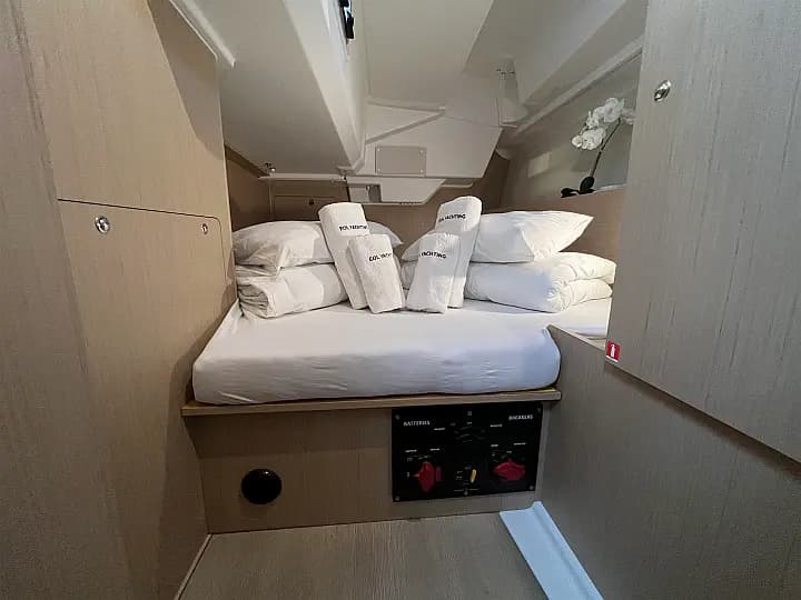 Oceanis 38.1 in Pula / Tehnomont Marina Veruda - Photo 5