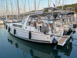 Oceanis 38.1 in Pula / Tehnomont Marina Veruda thumbnail 9