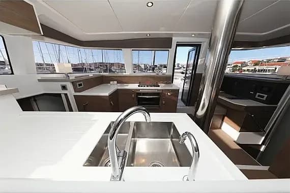 Bali 4.2 in Cannes / IGY Vieux-Port de Cannes - Photo 3