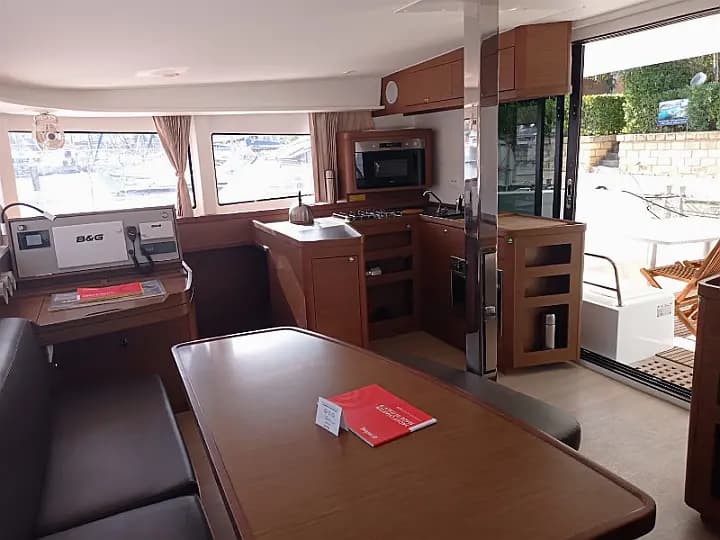 Lagoon 42 in Sicily / Palermo / Marina Villa Igiea - Photo 5