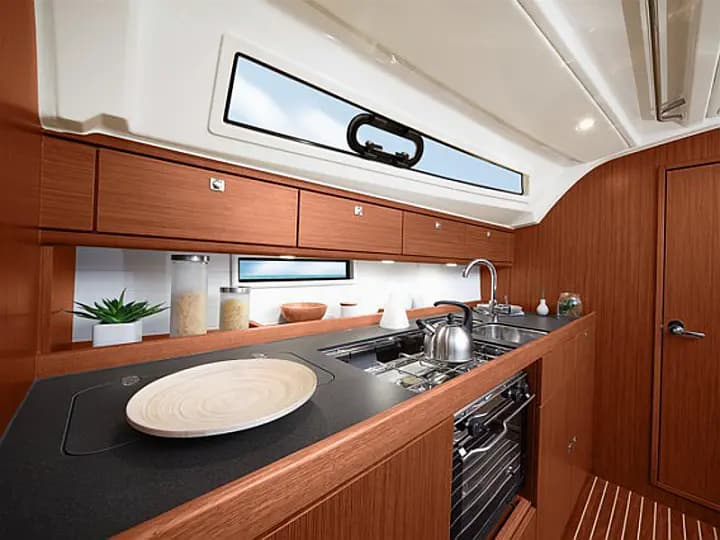Bavaria Cruiser 41 in São Miguel / Ponta Delgada - Photo 5