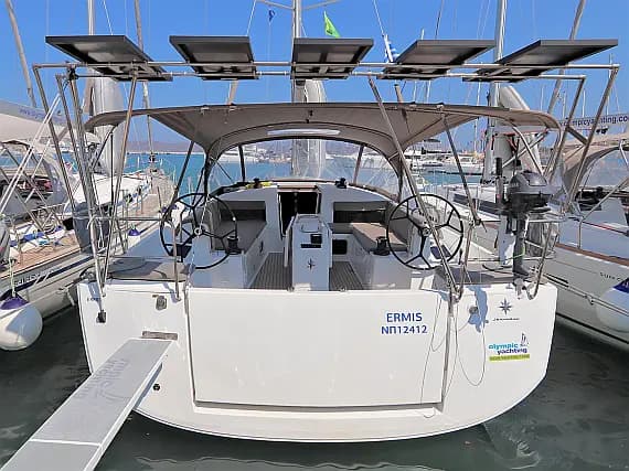 Sun Odyssey 440 in Lavrion Main Port - Photo 1