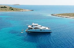 Sunreef 70 Power in Šibenik / D-Marin Marina Mandalina thumbnail 3