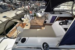 Bavaria C42 in Sukošan / D-Marin Dalmacija Marina thumbnail 11