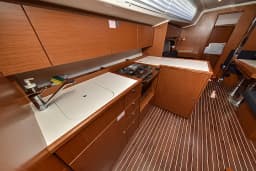Bavaria C42 in Sukošan / D-Marin Dalmacija Marina thumbnail 35