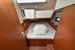 Bavaria C42 in Sukošan / D-Marin Dalmacija Marina thumbnail 44