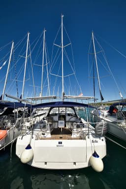 Bavaria C42 in Sukošan / D-Marin Dalmacija Marina thumbnail 6
