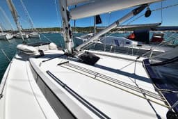 Bavaria C42 in Sukošan / D-Marin Dalmacija Marina thumbnail 8