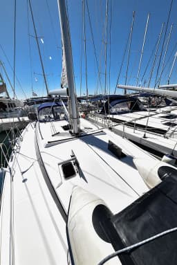 Bavaria C42 in Sukošan / D-Marin Dalmacija Marina thumbnail 9
