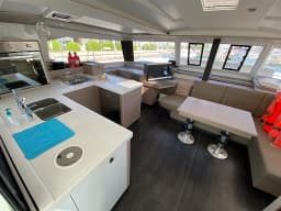 Astréa 42 in Sukošan / D-Marin Dalmacija Marina thumbnail 9