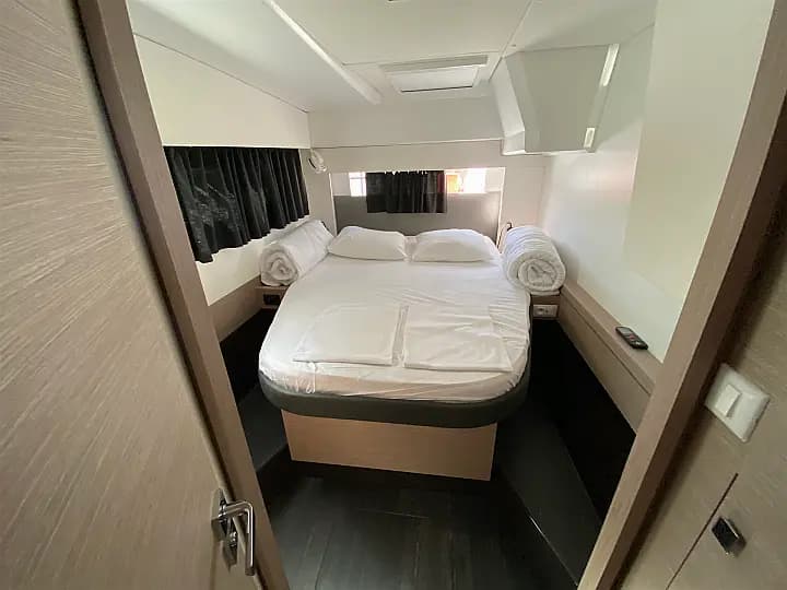 Astréa 42 in Sukošan / D-Marin Dalmacija Marina - Photo 2