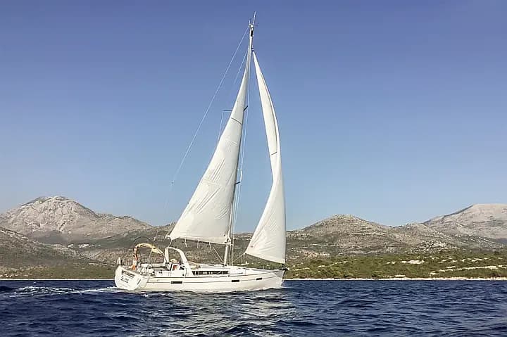 Oceanis 45 in Tivat / Porto Montenegro - Photo 4