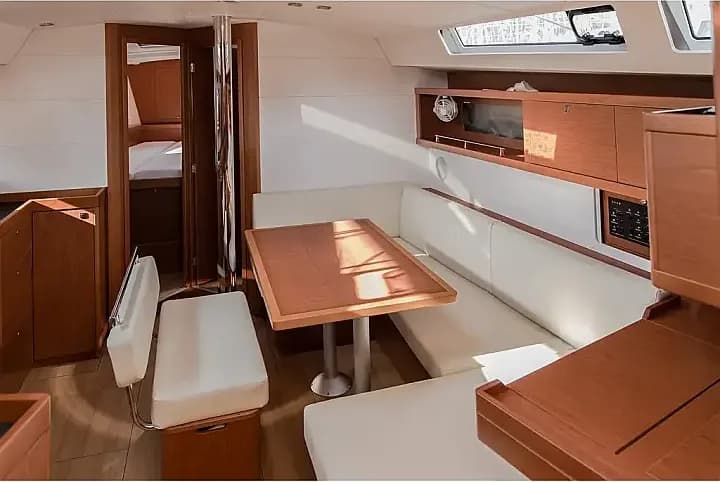 Oceanis 45 in Tivat / Porto Montenegro - Photo 5