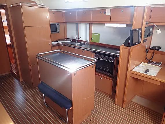 Bavaria 55 Cruiser in Sukošan / D-Marin Dalmacija Marina - Photo 3