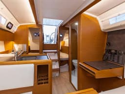 Sun Odyssey 349 in Pirovac / Marina Pirovac thumbnail 2