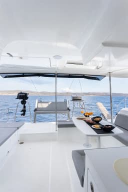 Lagoon 450 Fly in Santorini / Vlichada port thumbnail 38