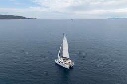 Lagoon 450 Fly in Santorini / Vlichada port thumbnail 49