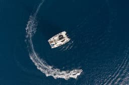 Lagoon 450 Fly in Santorini / Vlichada port thumbnail 6