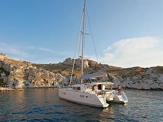 Lagoon 400 S2 in Skiathos - Photo 1